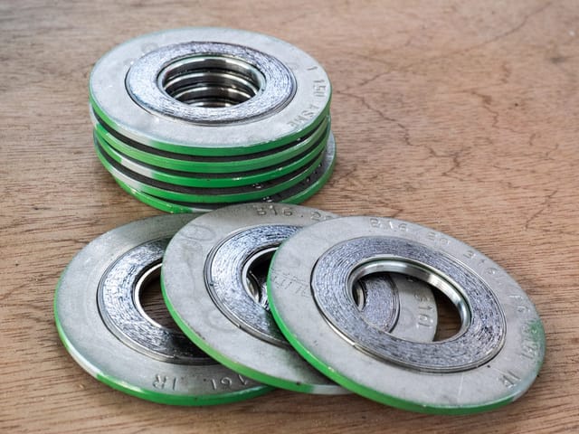 SPIRAL WOUND GASKET [METAFLEX GASKET]  6" CL900 SS316 GRAPHITE FILLED W/CS OUTER RING AND SS 316L INNER RING ASME B16.20